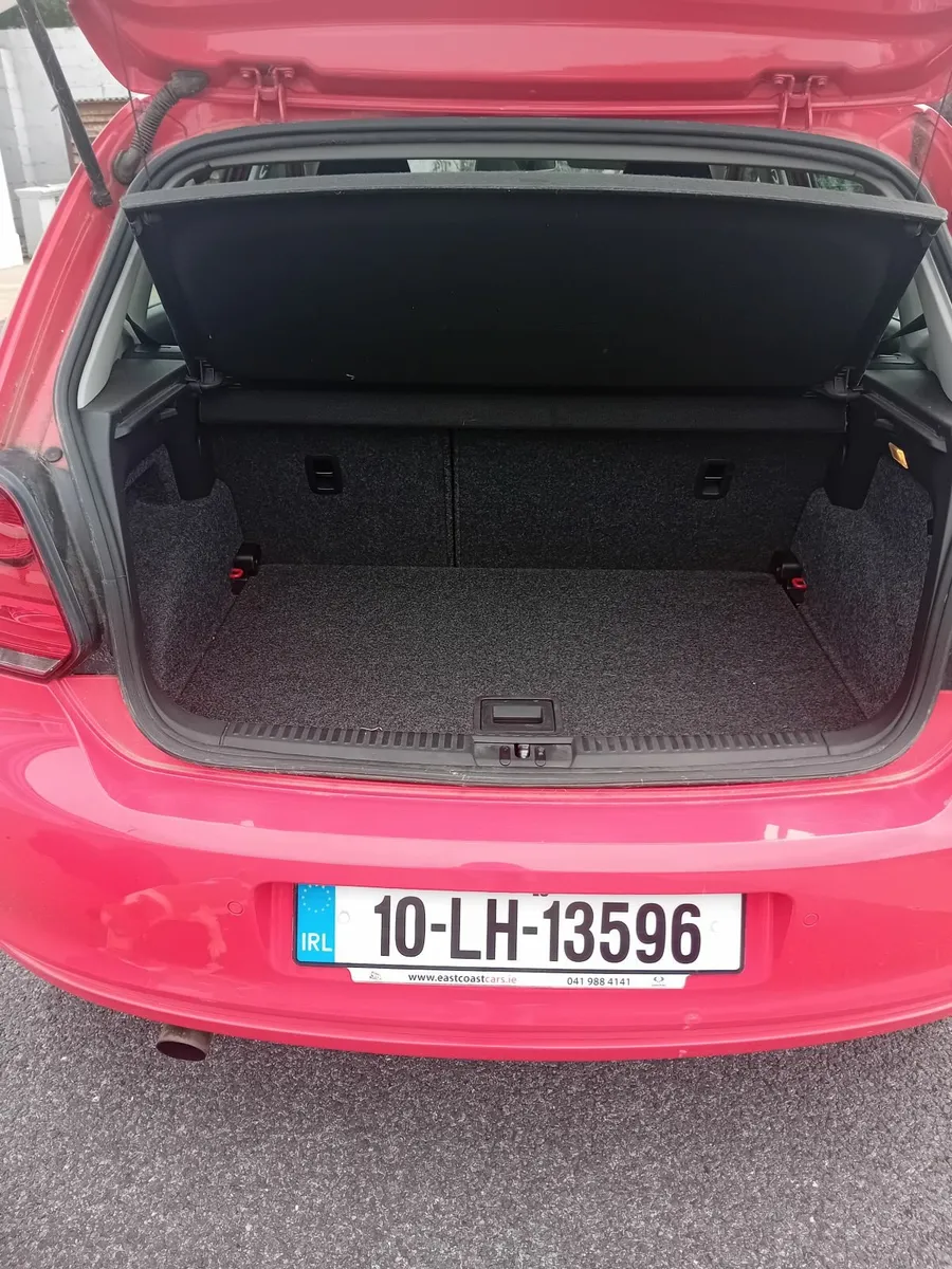 Volkswagen Polo 2010 - Image 2