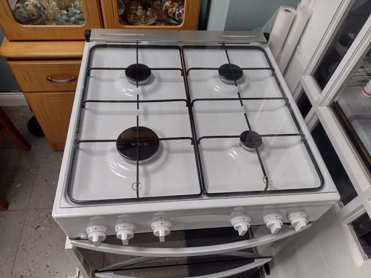 Gas cooker - Image 2