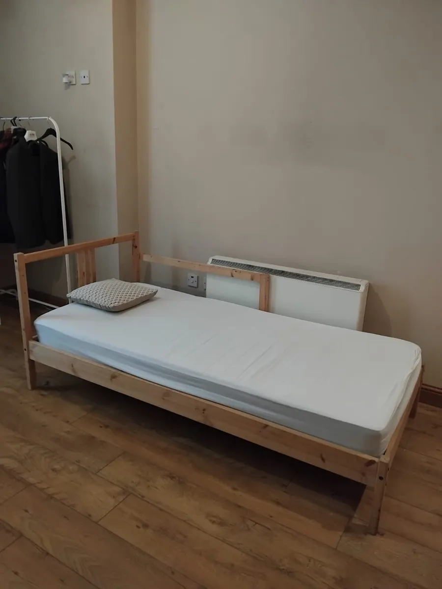 Single bed - Image 3