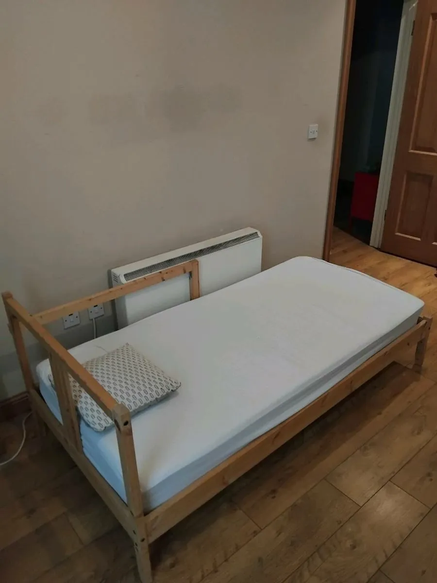 Single bed - Image 3