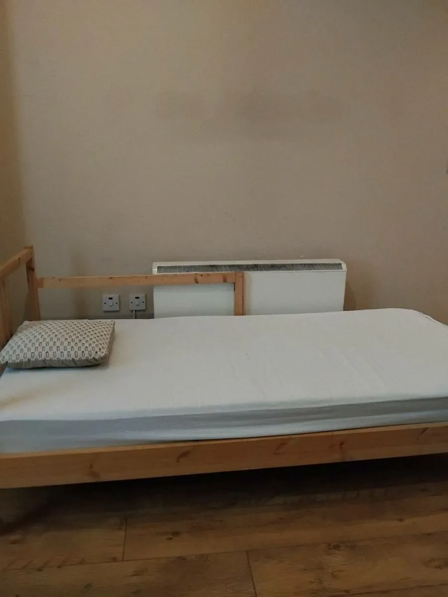 Single bed - Image 4