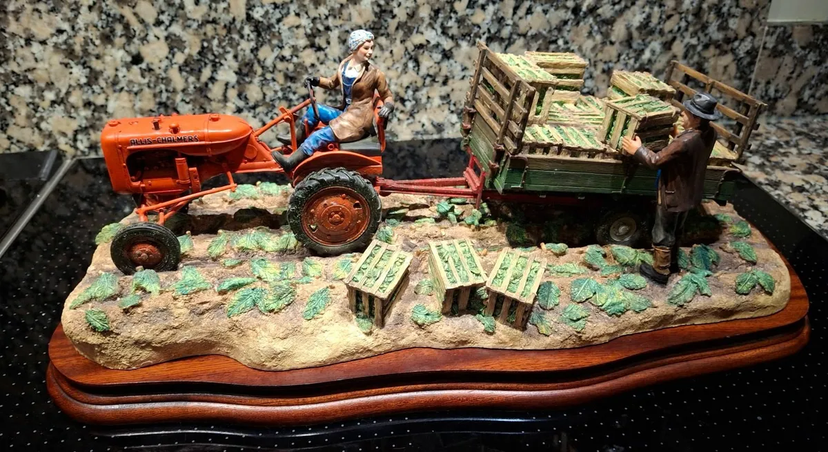 Figurines - Image 4