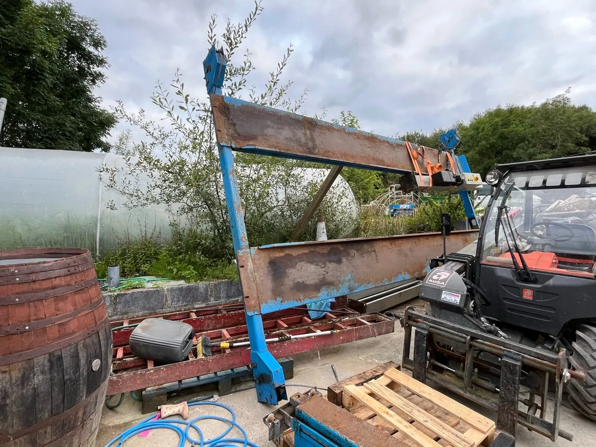 4 post lift - Image 1