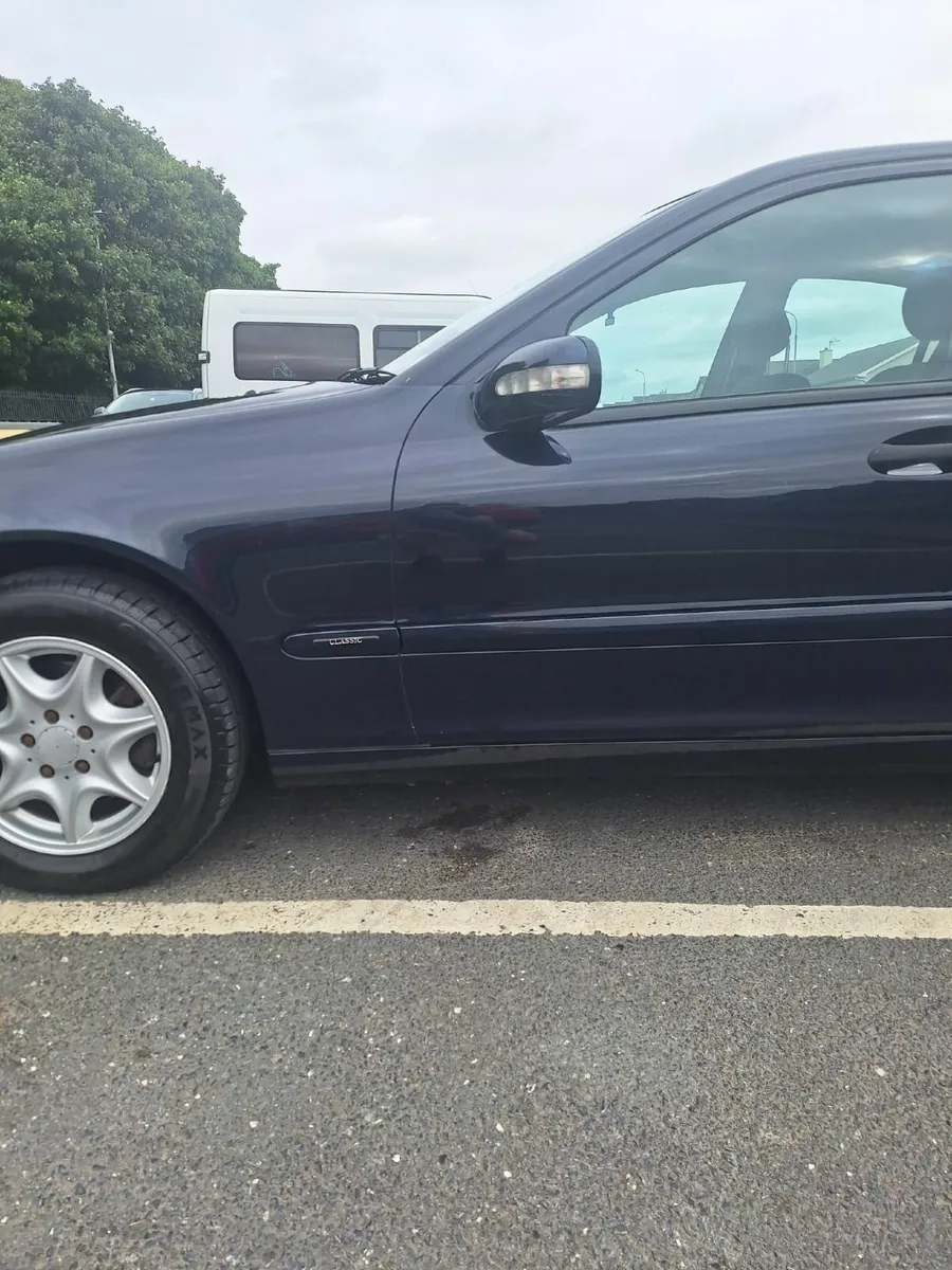 Mercedes-Benz C-Class 2003 - Image 1