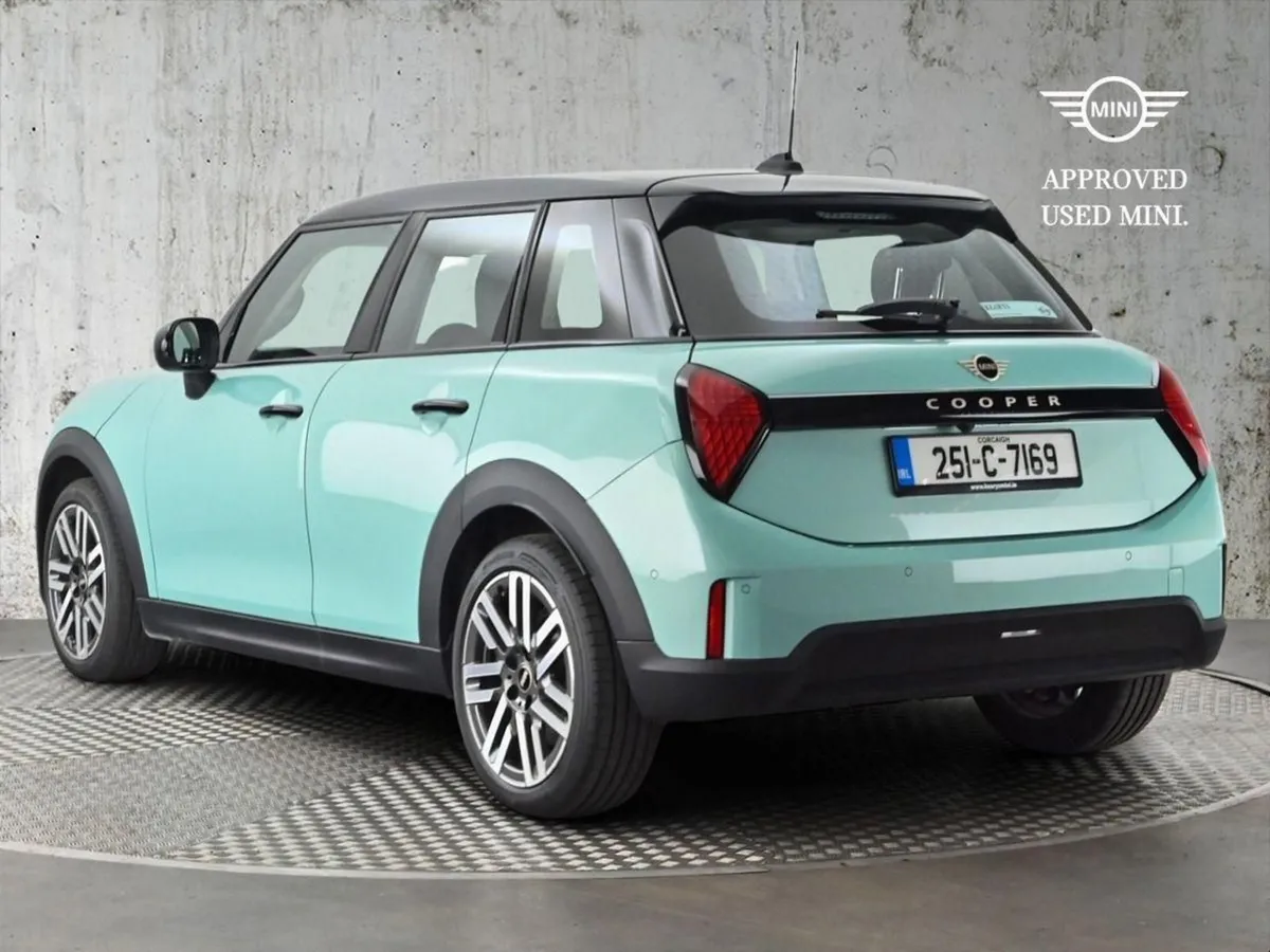 MINI HATCH Cooper C 5 Door - Image 2