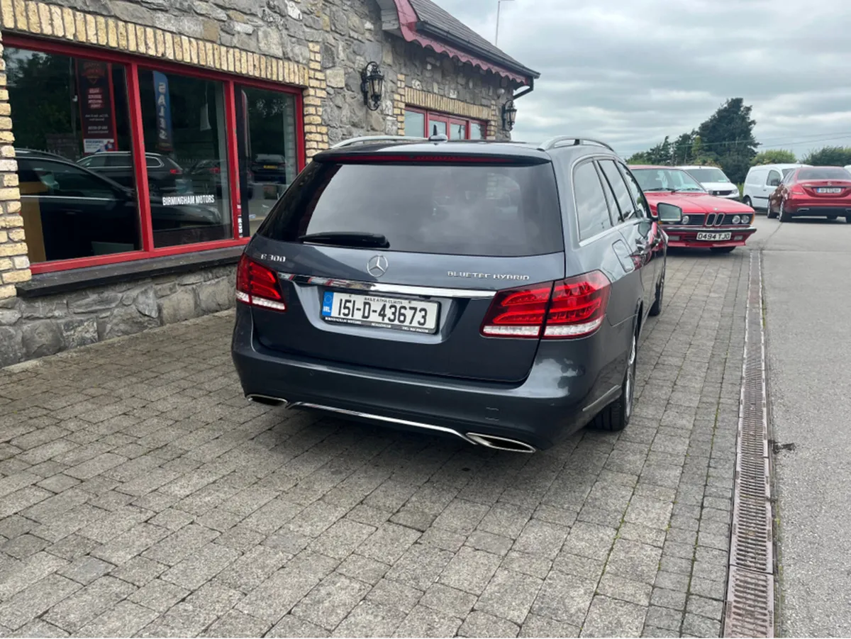 Mercedes-Benz E-Class E 300 Estate BSE PREMIUM 5DR - Image 2