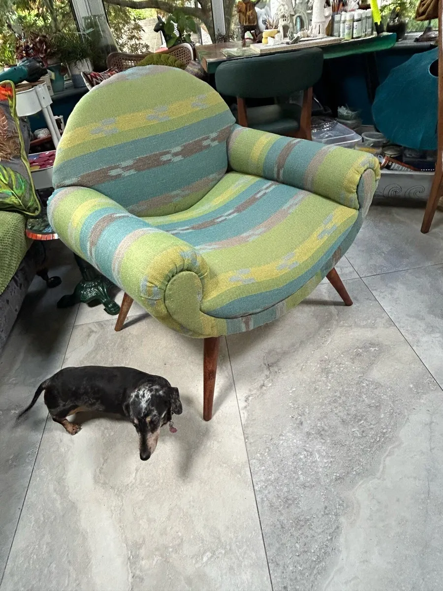 accent chair - Image 1