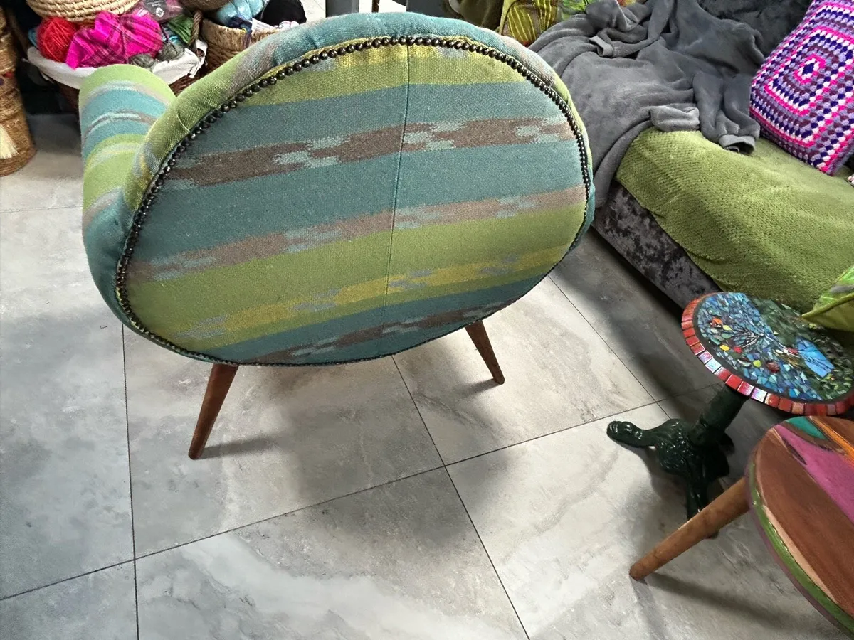 accent chair - Image 3