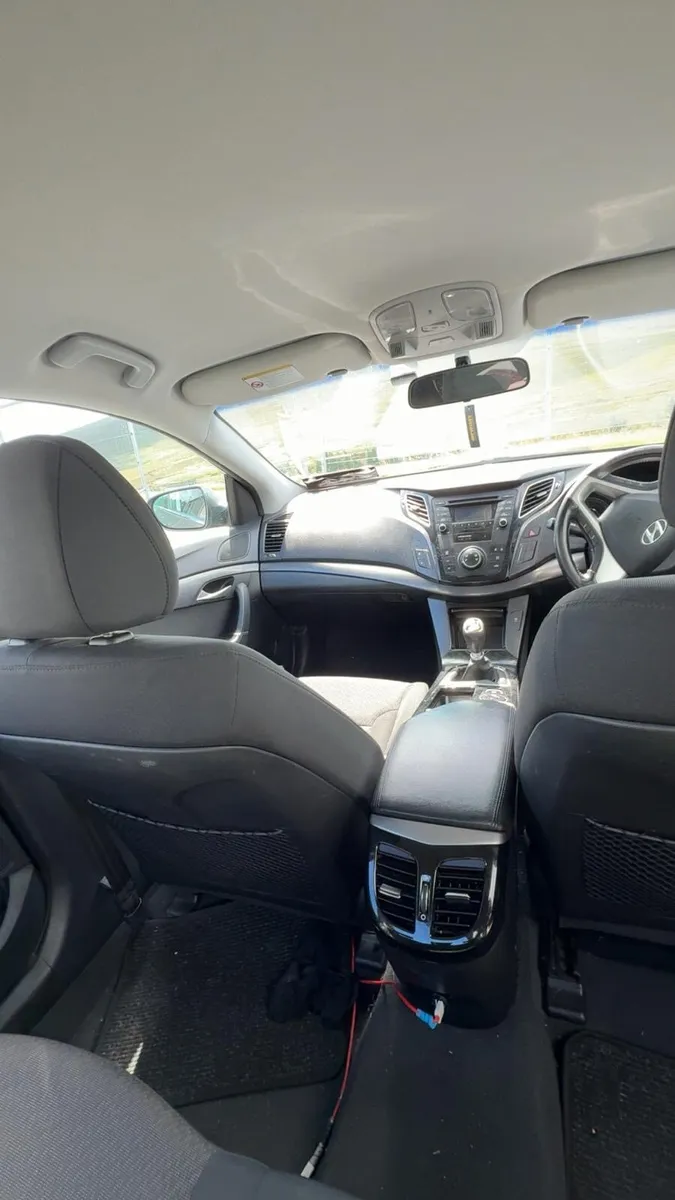 Hyundai i40 in great condition - Image 3