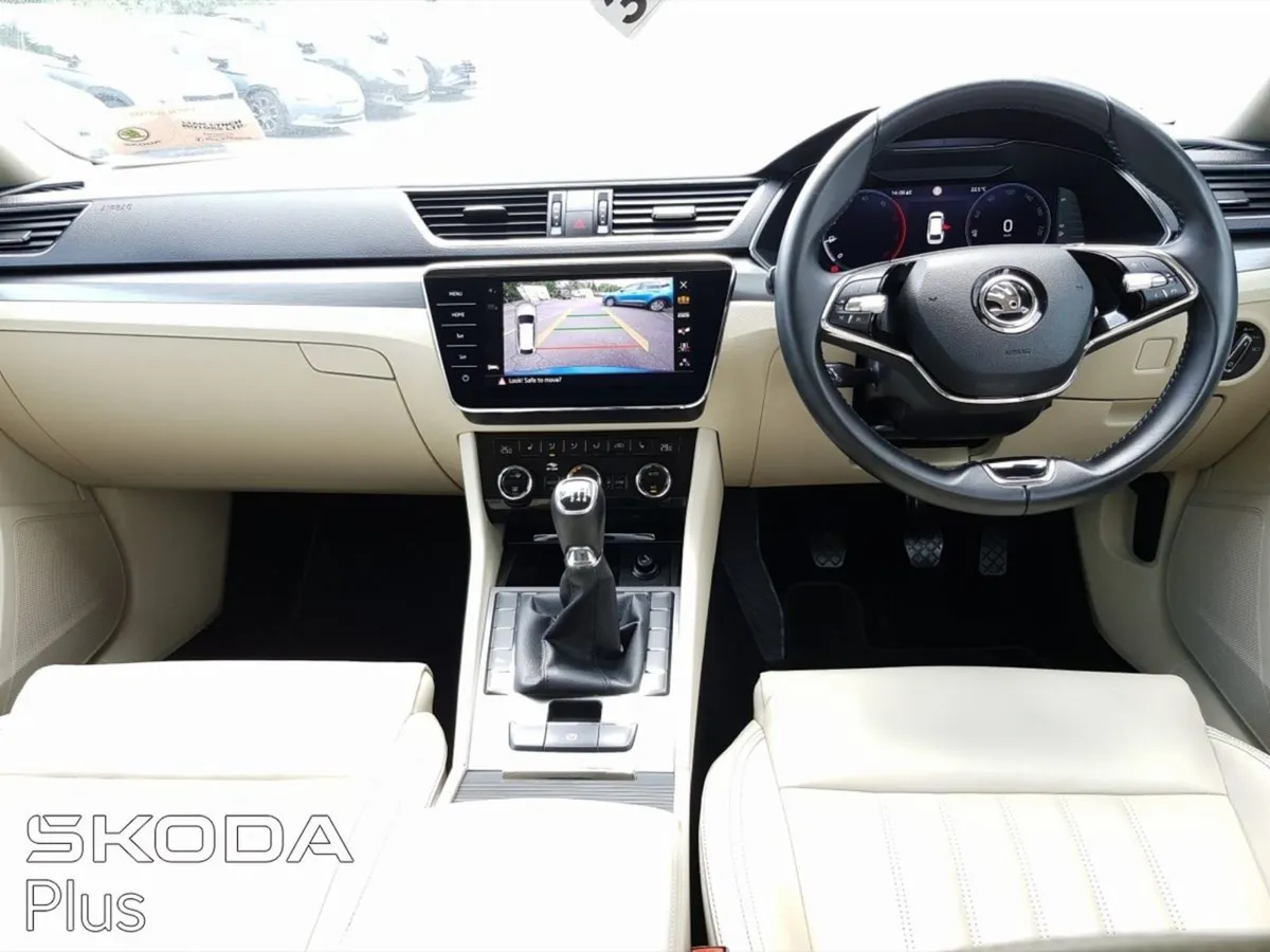 Skoda Superb Superb Estate Style 2.0 TDI 150 BHP - Image 2