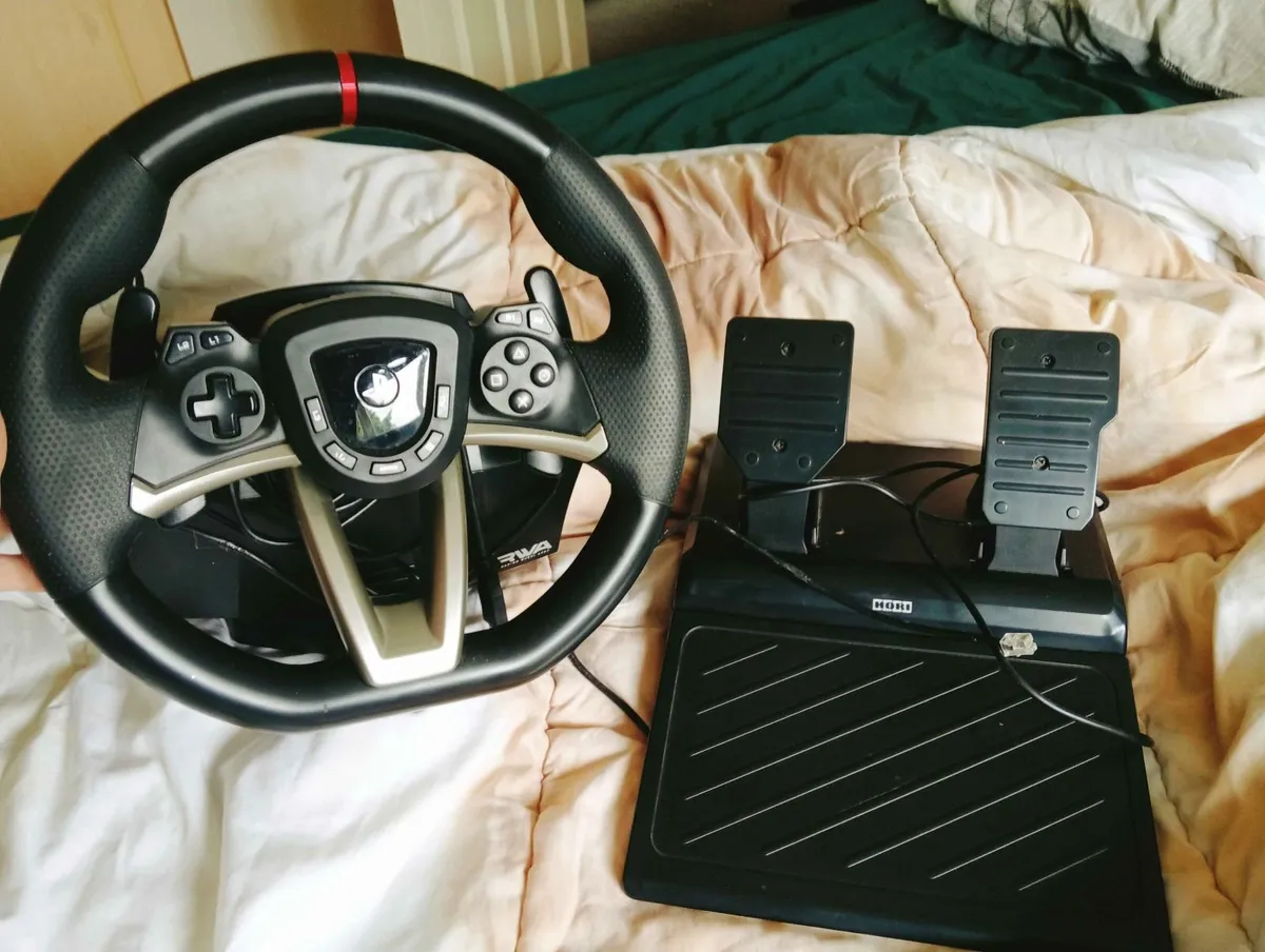 HORI Racing Wheel Apex - Image 1
