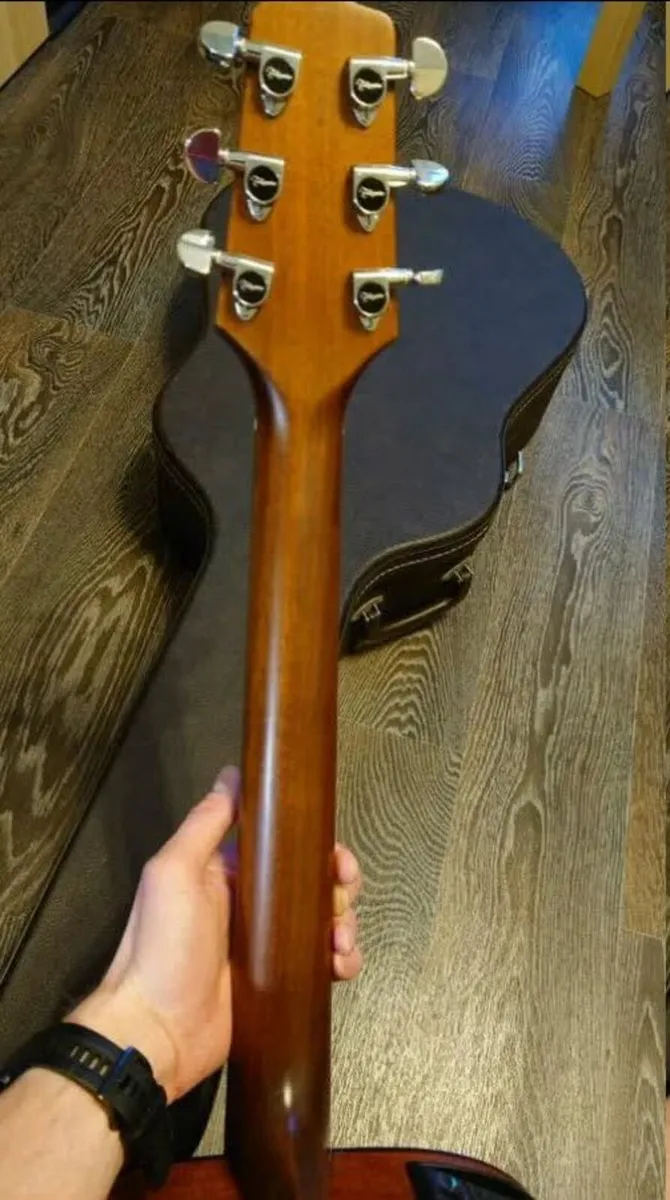 Takamine pt-207 Electric Acoustic Guitar - Image 3