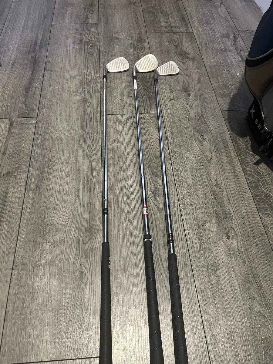 Spare golf irons - Image 1