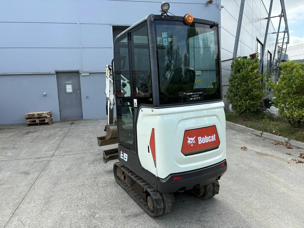 Bobcat 1.9 ton digger - Image 3