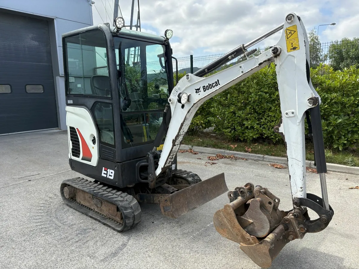 Bobcat 1.9 ton digger - Image 2