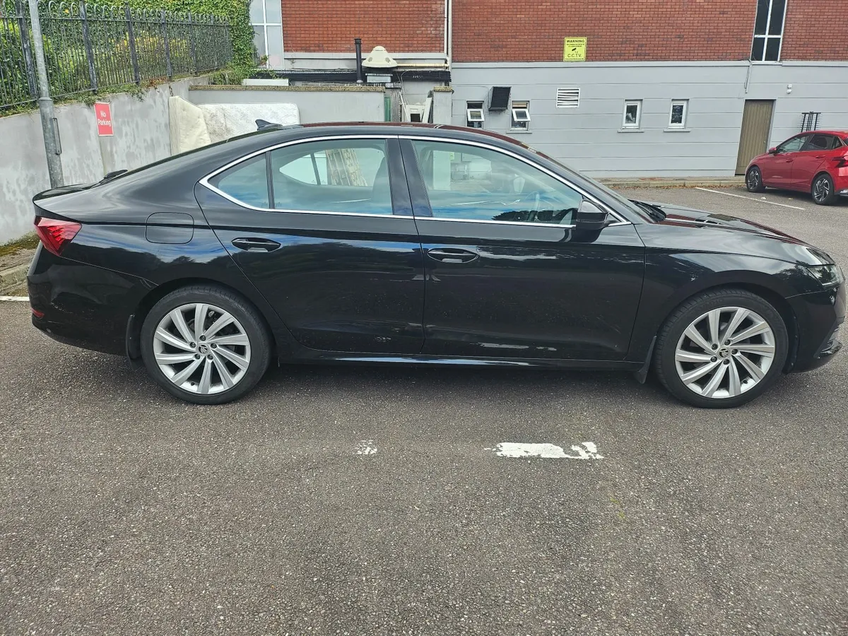 2022 Skoda Octavia STYLE 2.0 TDI Automatic Leather - Image 3