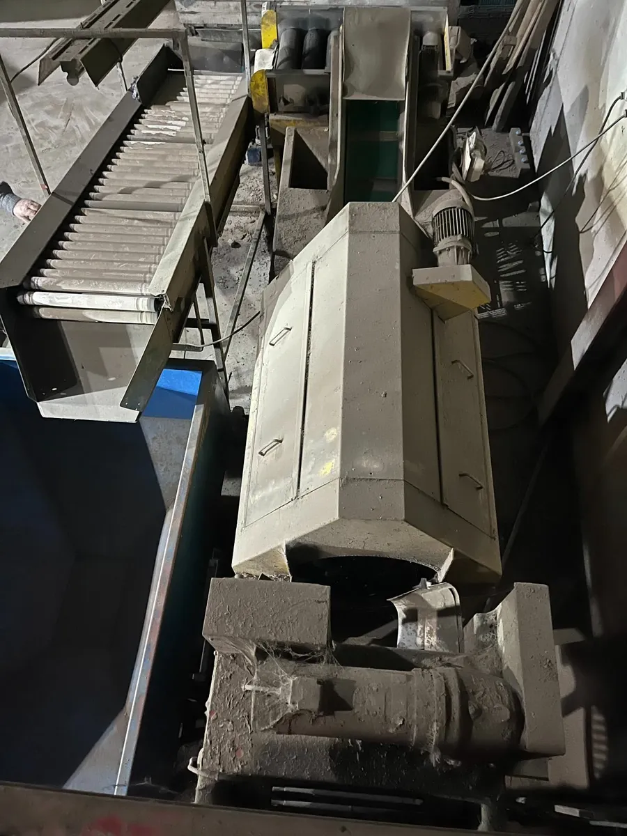 Potato Equipment, Hopper, washer, sponge drier. - Image 1