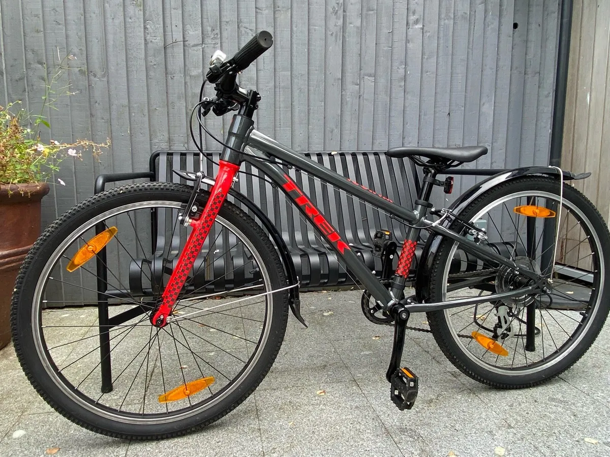 As new Trek WAHOO 24in kids bike - Image 1