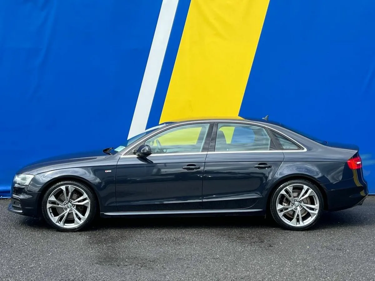 Audi A4 S-LINE 2.0 TFSI AUTO // VERY LOW MILEAGE / - Image 3