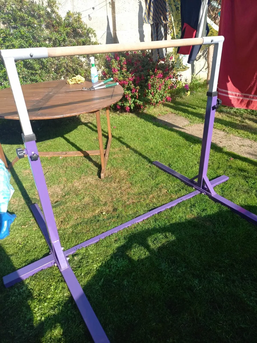 Gymnastics bars - Image 1