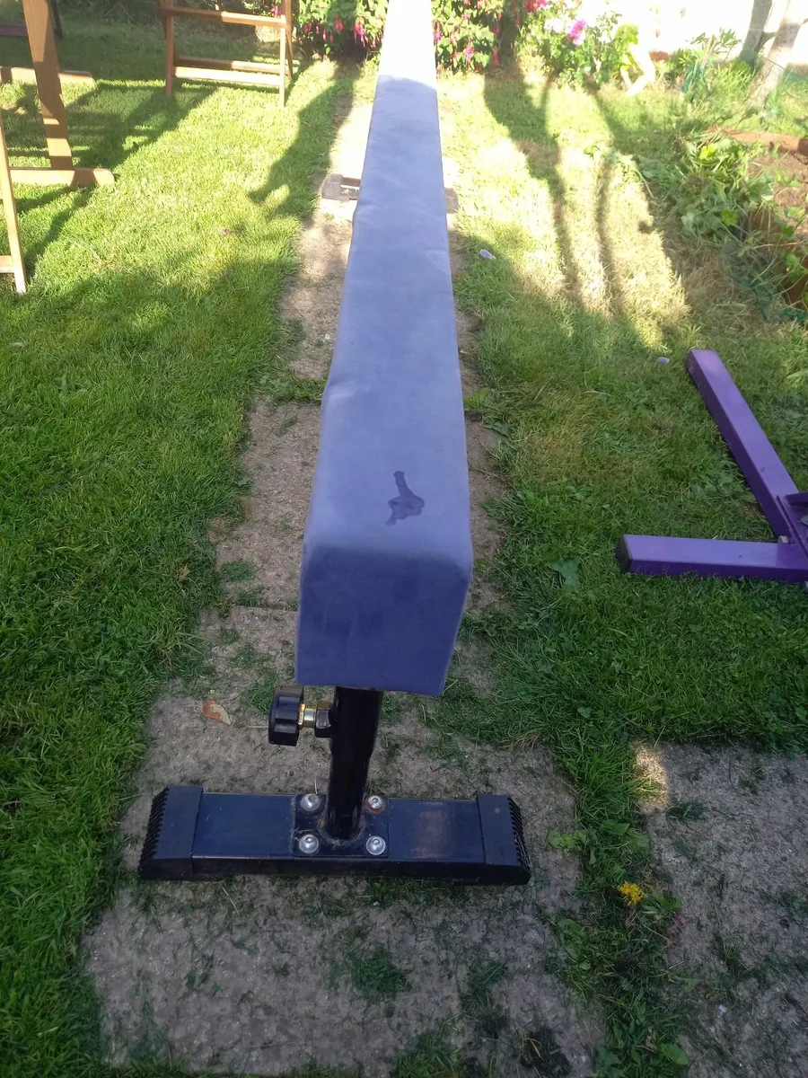 Gymnastics beam - Image 1