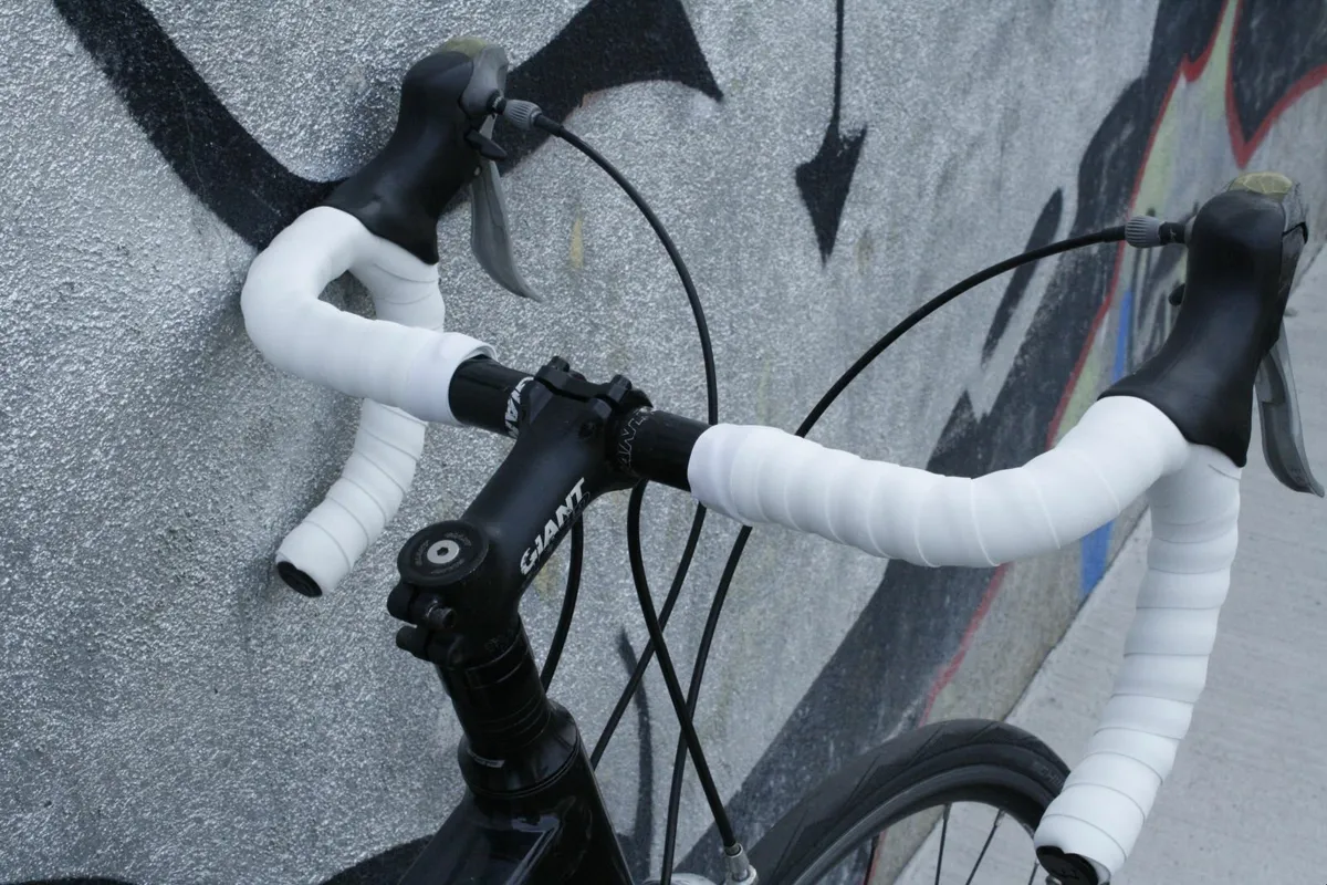 Giant Defy Road Bike - Small - Image 4