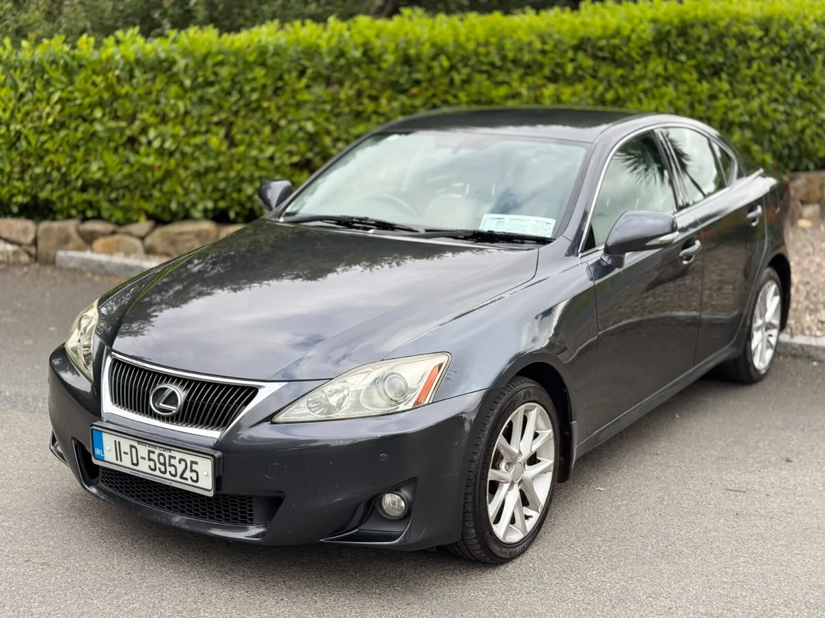 Lexus IS 2011 - Image 4