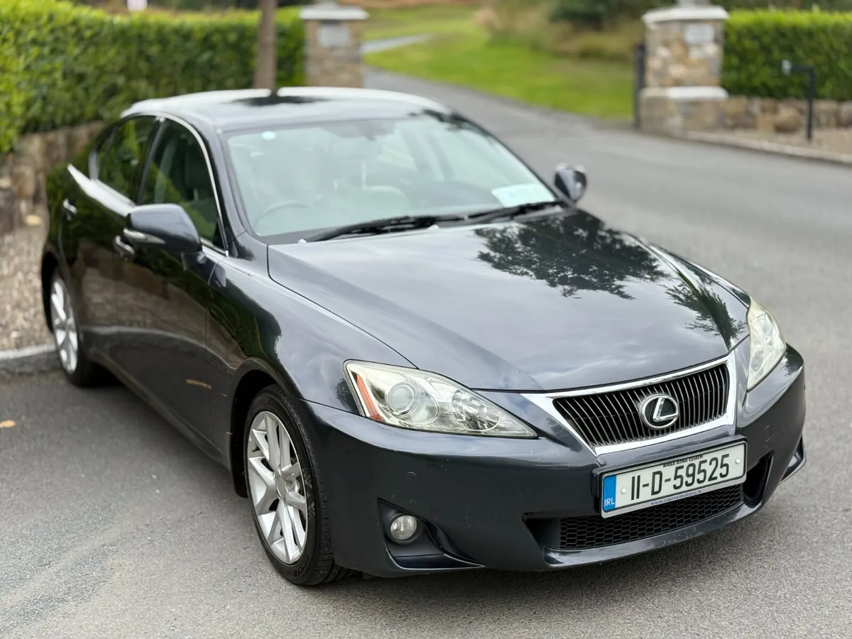 Lexus IS 2011 - Image 1