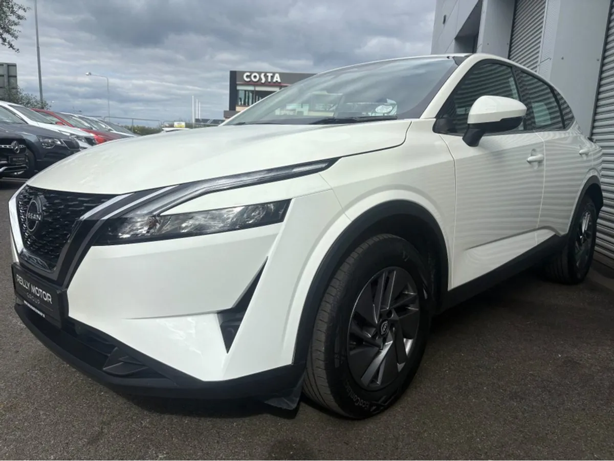 Nissan QASHQAI 1.3 Petrol SV - Image 3