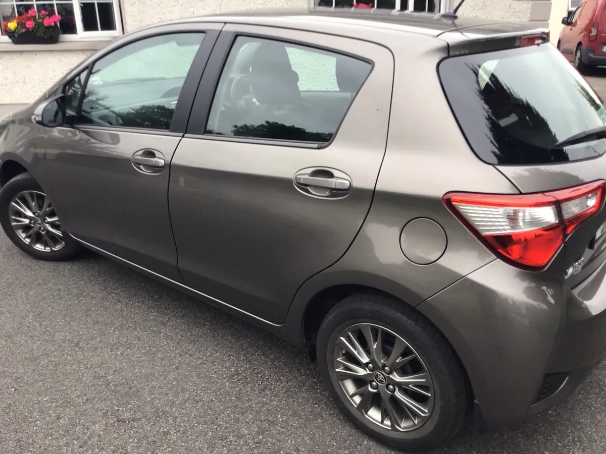 Toyota Yaris 1.0 Luna 4 door - Image 2