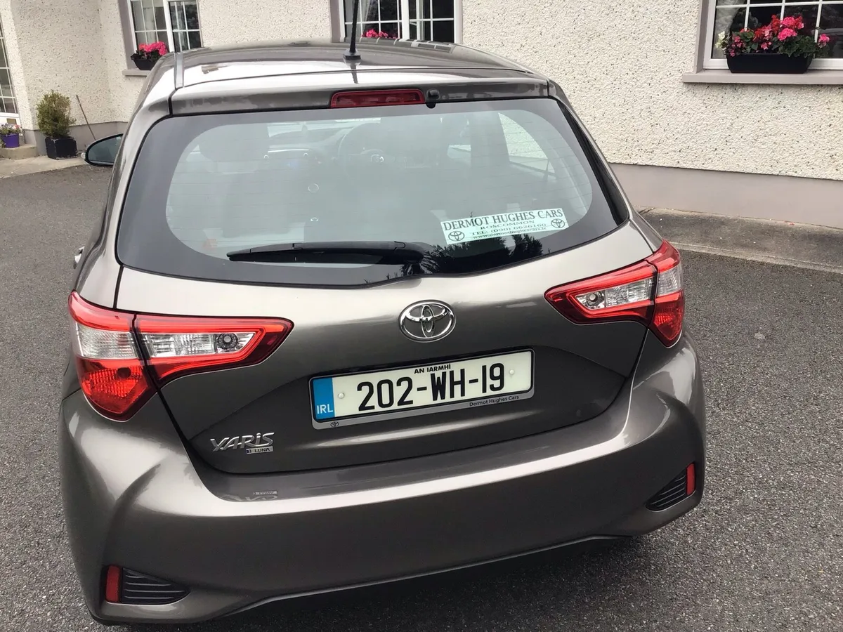 Toyota Yaris 1.0 Luna 4 door - Image 3
