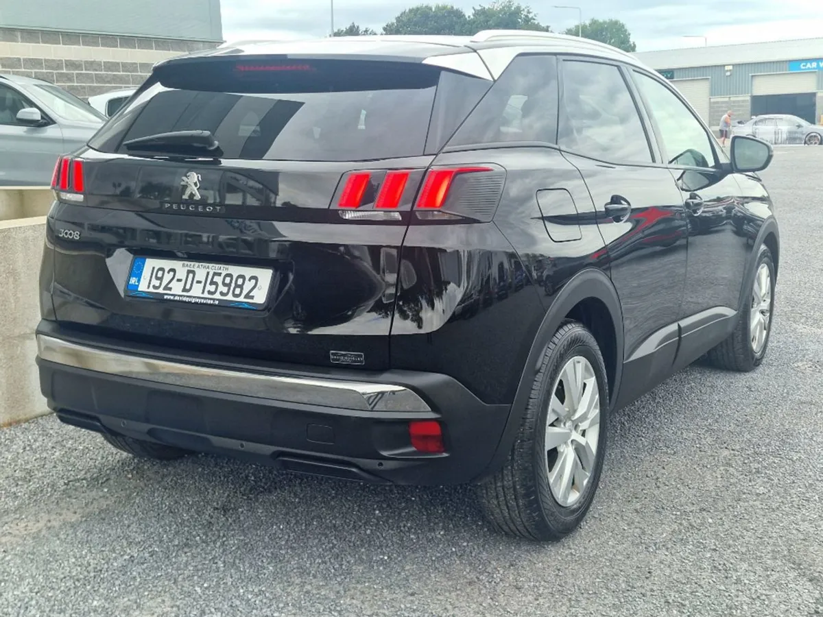 Peugeot 3008 Active 1.5 Blue HDI 130 Auto - Image 3