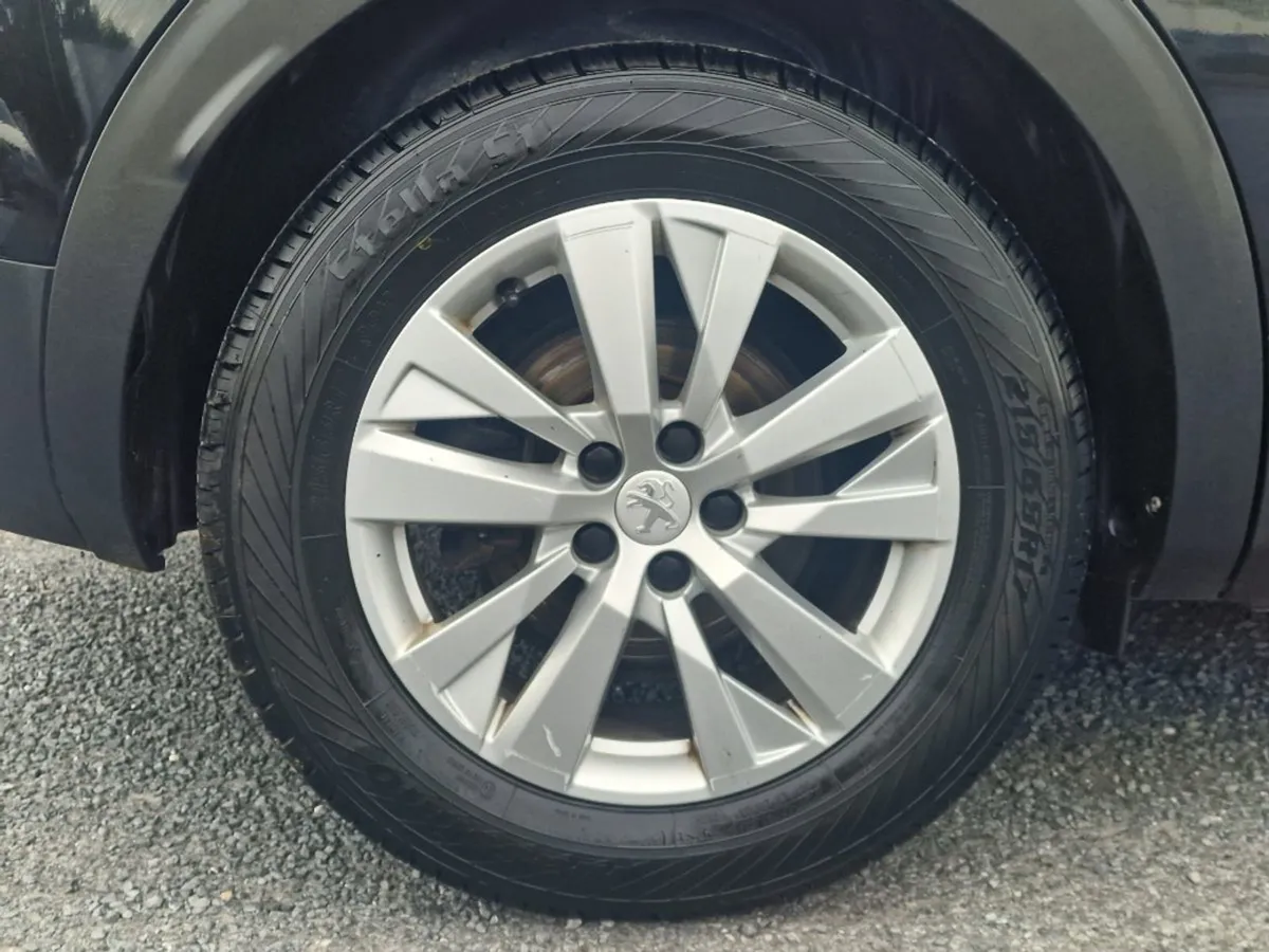 Peugeot 3008 Active 1.5 Blue HDI 130 Auto - Image 4