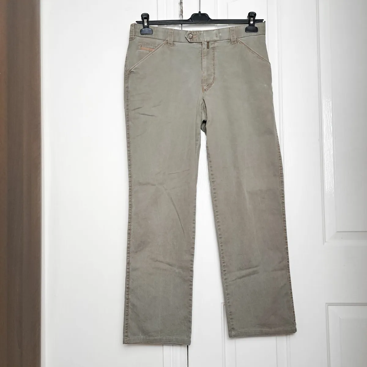 Meyer Tan Khaki Chicago Modern Trousers Mens 34x32 - Image 1
