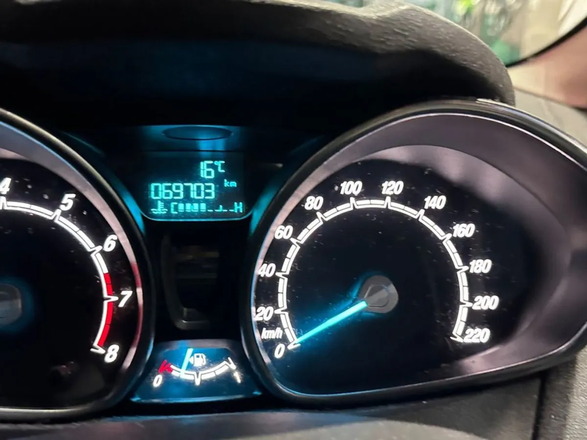 Ford Fiesta 1.25 Petrol Titanium 69km - Image 2