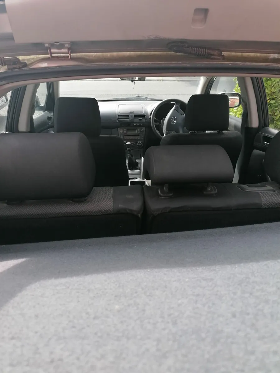 Toyota avensis - Image 3