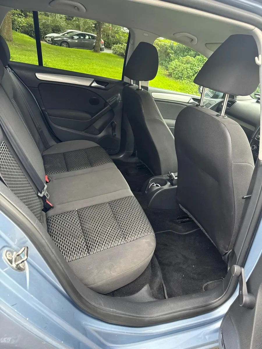 Volkswagen Golf 2009 - Image 2