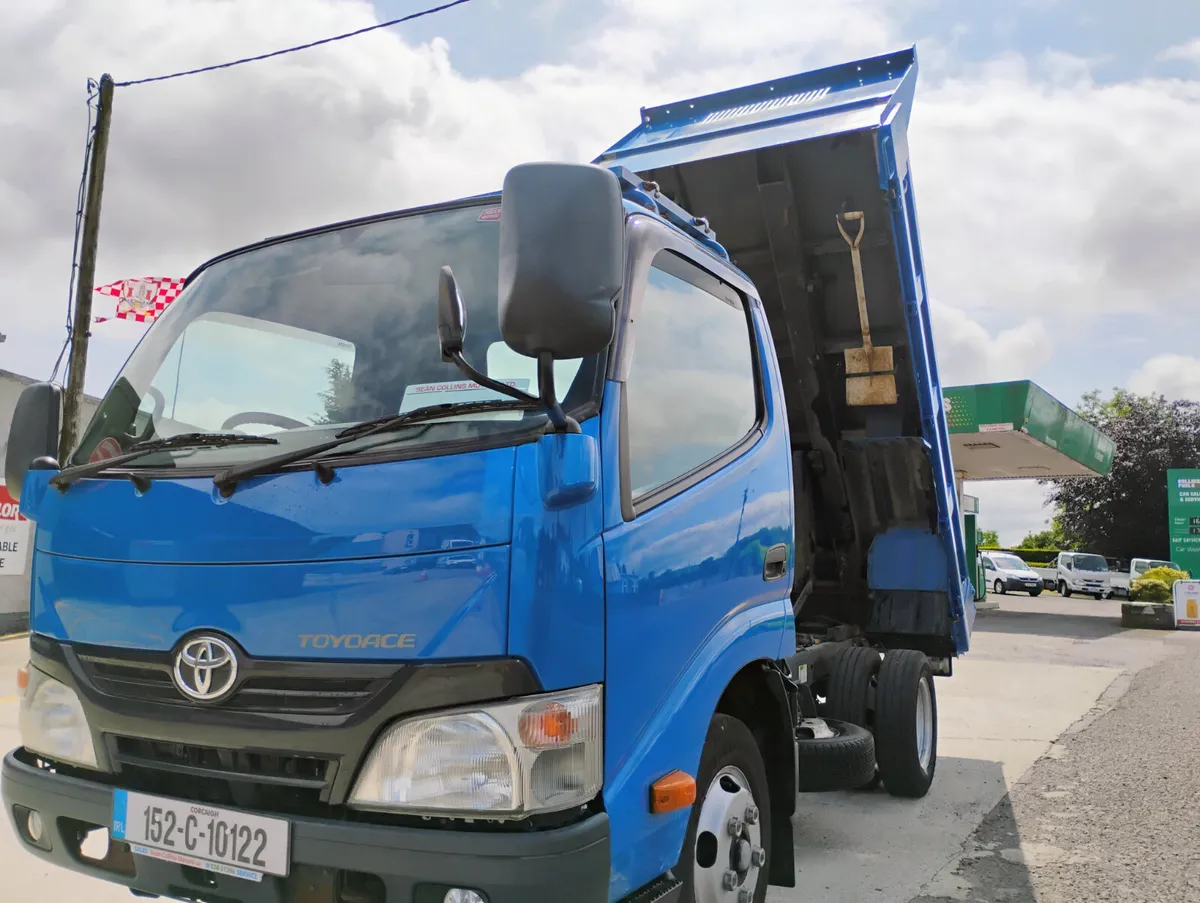 4.0 DIESEL DYNA TIPPER 4795 KGS - Image 1