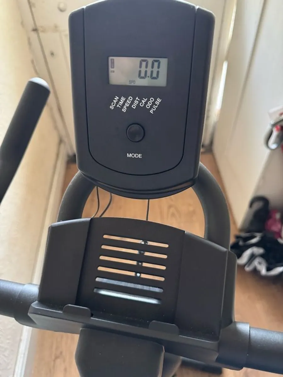 Hit Fitness G5 exercise bike - Image 3