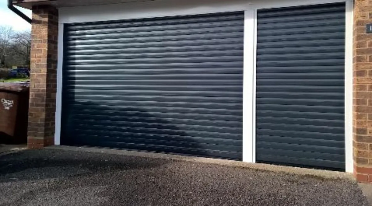 insulated roller door, black, new - Image 4
