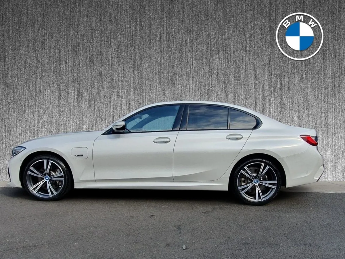BMW 3 Series 330e M Sport Saloon - Image 4