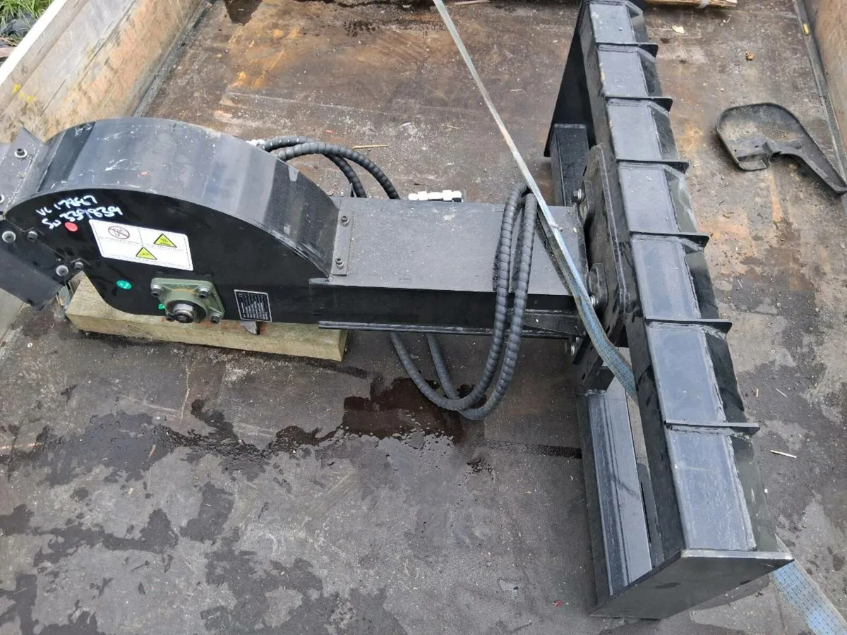 Skidsteer stump grinder - Image 1