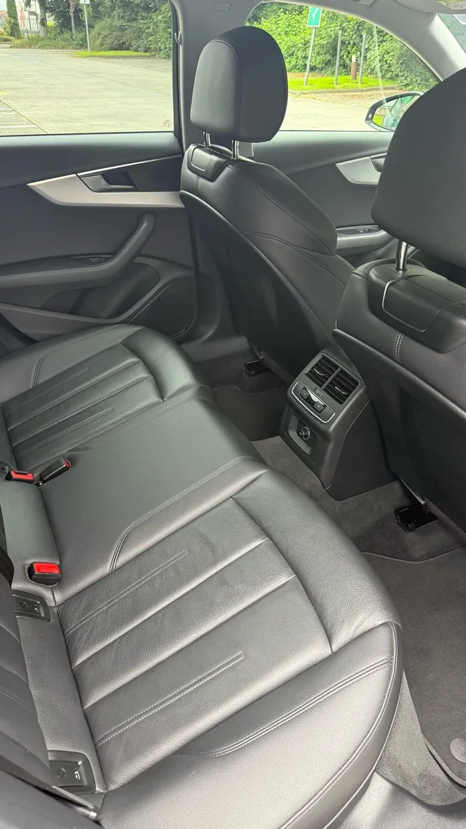 2017 Audi A4 Ultra Bl. Edition - Image 4