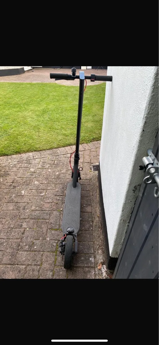 Electric scooter - Image 2
