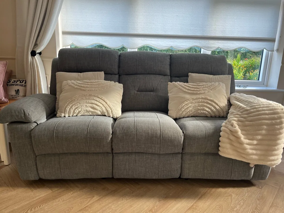 3 seater reclining sofa - Image 2