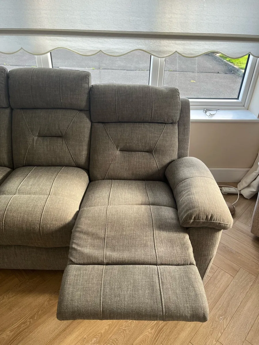 3 seater reclining sofa - Image 3