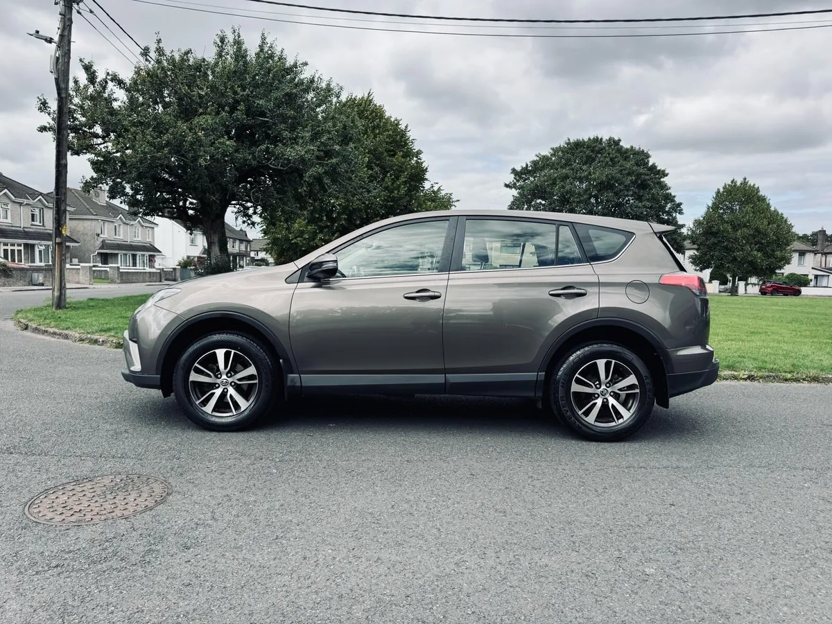 Toyota Rav4 2.0d Mint Condition - Image 2