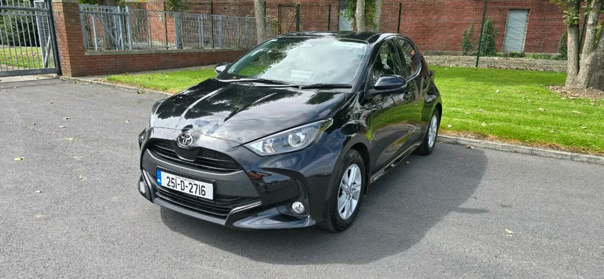 2025 Toyota Yaris Hybrid 1.5 Petrol - Image 4