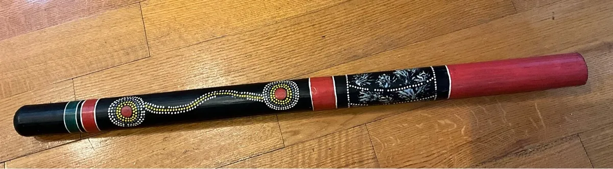 DIDGERIDOO. Hand Painted and Carved - Image 2