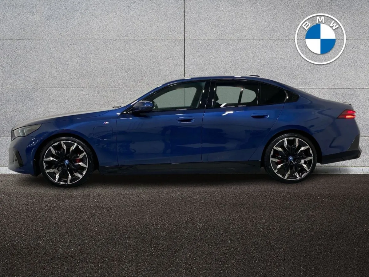 BMW 5 Series 530e M Sport Pro Saloon - Image 4